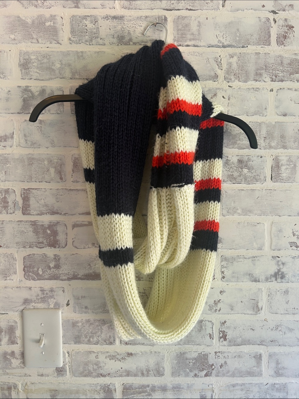 Helly Hansen Infinity Knit Scarf Red White & Blue USA Outdoors Hiking